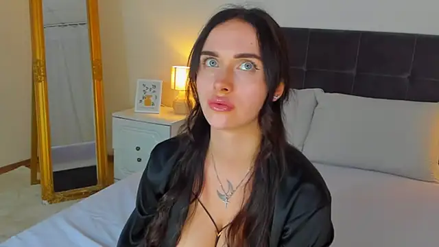 KellyWhites online show from June 11, 2026, 5:26 am