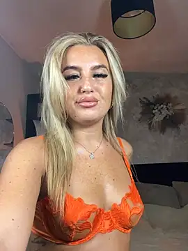 CharlottemilfUKx online show from June 15, 2026, 7:35 pm