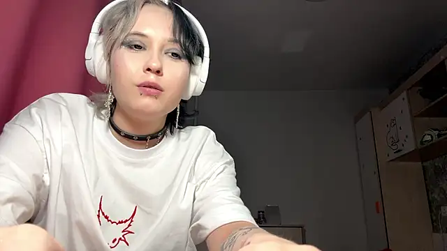 CuteLilit online show from May 20, 2026, 3:09 pm