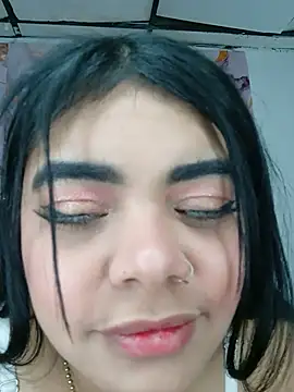 luxuryluna online show from May 27, 2026, 1:57 am