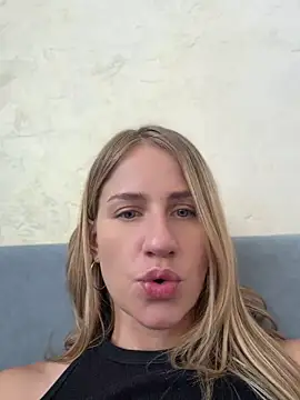 AnnaMist  online show from July 6, 2026, 10:33 am