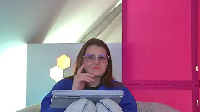 AlexaAvery online show from June 16, 2026, 6:35 am
