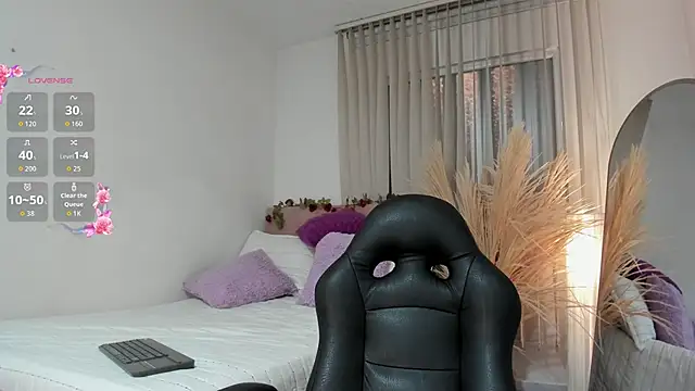Charlotte pleasure online show from May 23, 2026, 10:03 am