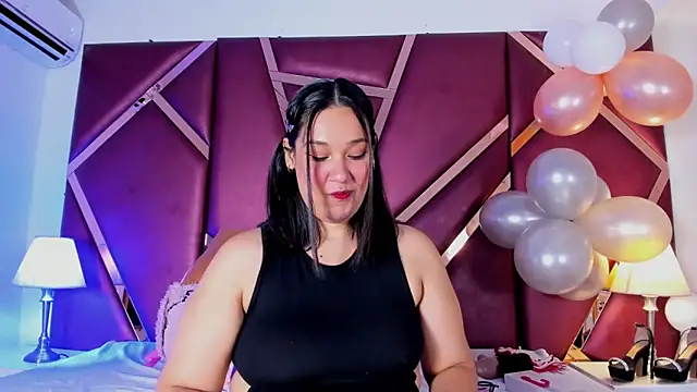 SelenaBloom online show from June 11, 2026, 9:34 pm