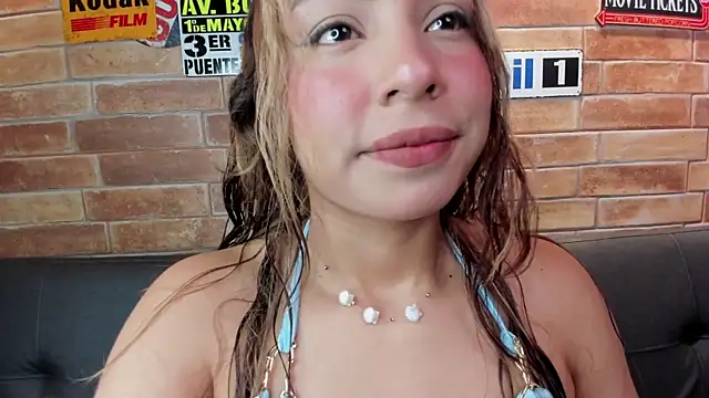 Snapshot of foxy_antonela chatting on July 8, 2026, 2:35 am foxy antonela online show from July 8, 2026, 2:35 am