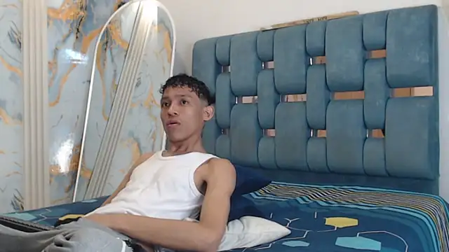 RONALDA HOT26 online show from June 10, 2026, 1:23 pm