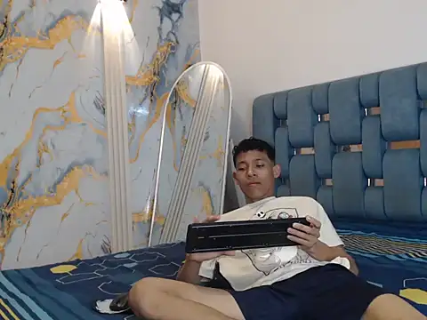 RONALDA HOT26 online show from June 12, 2026, 1:42 pm