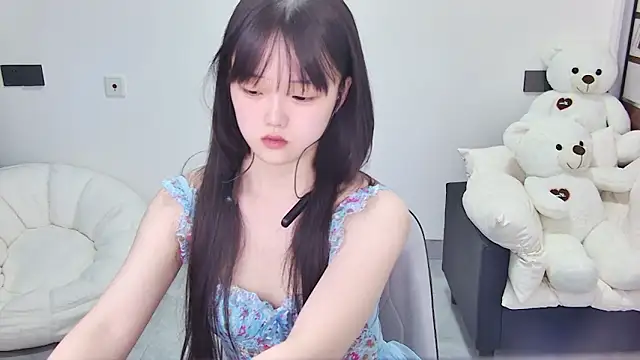 Snapshot of Evil-Bunny007 chatting on June 17, 2026, 12:37 pm Evil-Bunny007 online show from June 17, 2026, 12:37 pm