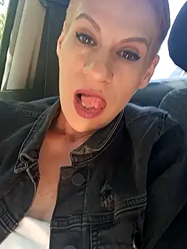 KittyDesiree online show from June 10, 2026, 6:58 am