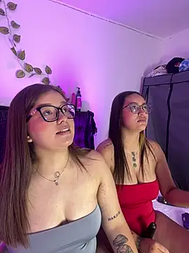 Annie And Hanniee online show from May 27, 2026, 5:09 pm