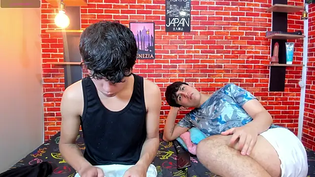 Hoot boyss  online show from June 6, 2026, 8:03 pm
