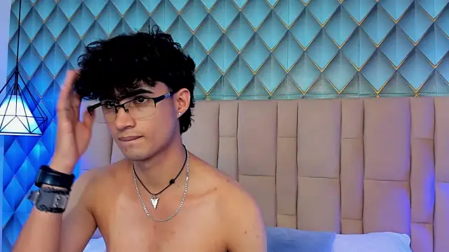 Sofia-Ethan online show from June 26, 2026, 7:20 pm
