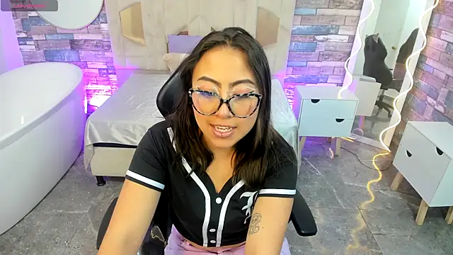 Amhira Tay online show from June 13, 2026, 7:12 pm