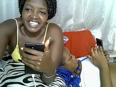 Lorainebabes online show from June 18, 2026, 3:16 am