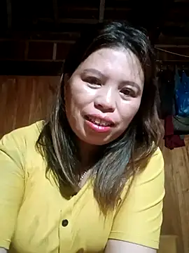 -Yeyi- online show from June 22, 2026, 4:04 pm