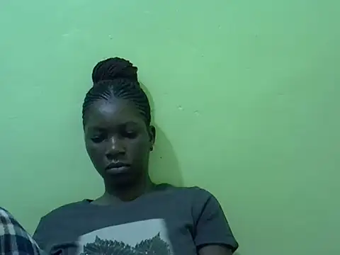 Snapshot of Sweet-Lynn chatting on June 11, 2026, 2:53 am Sweet-Lynn online show from June 11, 2026, 2:53 am