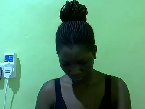 Snapshot of Sweet-Lynn chatting on June 26, 2026, 5:13 am Sweet-Lynn online show from June 26, 2026, 5:13 am