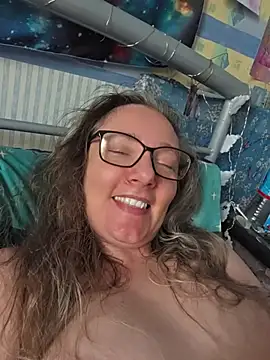 Izzylove47 online show from June 27, 2026, 9:04 am