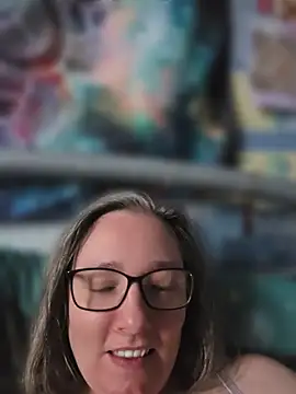 Izzylove47 online show from June 17, 2026, 6:02 am