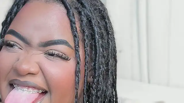 Ayanaa Ebony  online show from June 6, 2026, 11:15 am