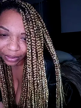 KinkeeKaee online show from July 4, 2026, 5:47 am