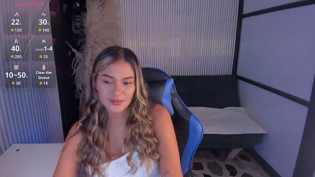 SophieWatson  online show from June 21, 2026, 11:43 pm
