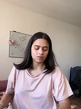 delilahraebaby online show from June 11, 2026, 5:32 pm