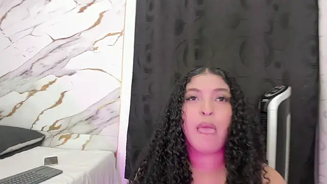 kaleb violeta00 online show from June 24, 2026, 5:06 am