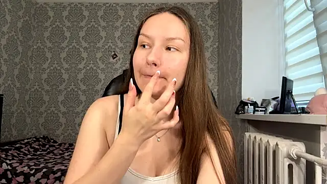 ShaylaChong online show from June 30, 2026, 4:12 am