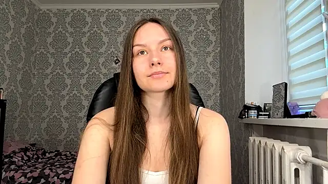 ShaylaChong online show from June 20, 2026, 4:06 am