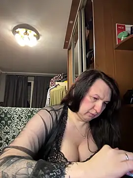 EvaBeautyXxX online show from June 9, 2026, 10:33 pm