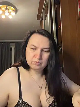 EvaBeautyXxX online show from June 14, 2026, 10:44 pm