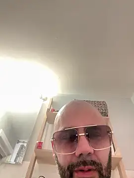 bigdick20101 online show from June 14, 2026, 6:36 am