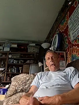 Snapshot of truckdawg2023 chatting on June 22, 2026, 11:46 pm truckdawg2023 online show from June 22, 2026, 11:46 pm