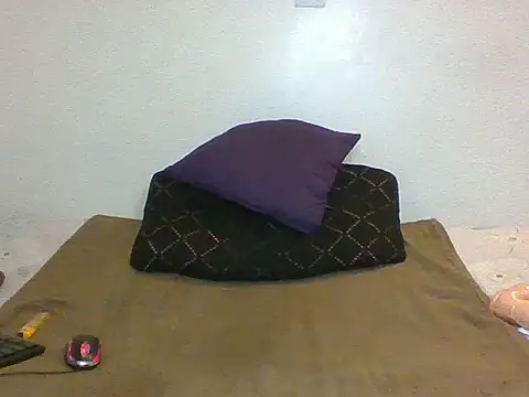 cessylolla8 online show from July 6, 2026, 4:42 pm
