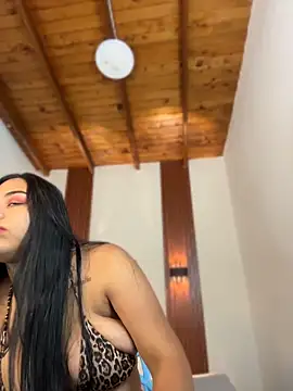 MiaLane3 online show from June 5, 2026, 8:14 pm