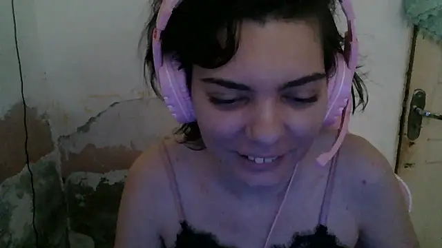 Snapshot of Angel_Ristoww chatting on June 22, 2026, 5:21 pm Angel Ristoww online show from June 22, 2026, 5:21 pm