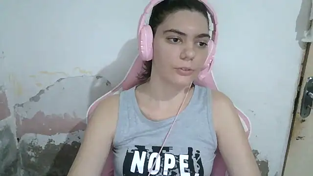 Snapshot of Angel_Ristoww chatting on May 31, 2026, 10:21 pm Angel Ristoww online show from May 31, 2026, 10:21 pm