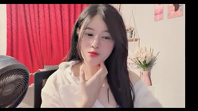 Bee-Cherry online show from June 9, 2026, 1:56 pm
