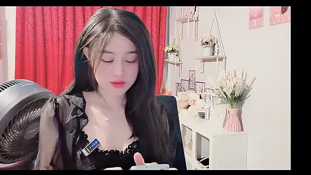 Bee-Cherry online show from June 7, 2026, 8:03 pm