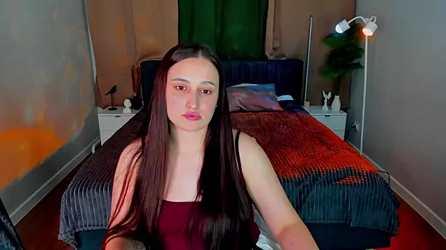 Elizabet Colllins online show from June 7, 2026, 4:34 pm