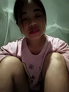 Emma-sin online show from June 17, 2026, 1:43 pm