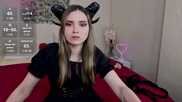 NocturneHuntress online show from June 24, 2026, 8:46 am