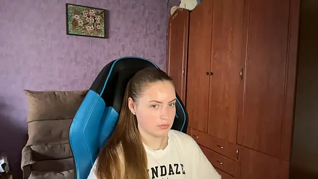 SilkSinner  online show from June 26, 2026, 10:43 am
