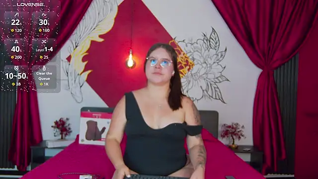 Lia Avalon online show from June 30, 2026, 11:43 am