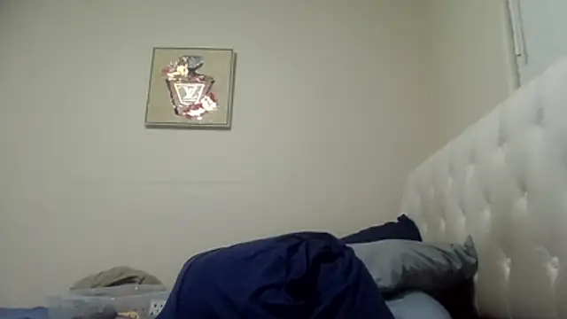 Prettylondond online show from July 3, 2026, 3:57 am