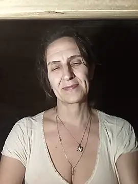 Snapshot of Alene_Lorrie chatting on May 23, 2026, 9:58 pm Alene Lorrie online show from May 23, 2026, 9:58 pm