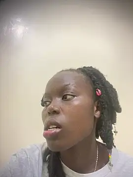 ebonycurvedass online show from June 15, 2026, 11:32 am