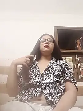 yourchahat27 online show from June 6, 2026, 6:46 pm