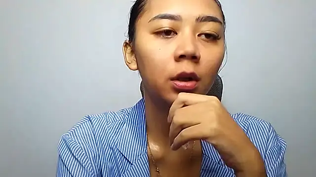 Snapshot of KristieOrtmann chatting on July 8, 2026, 6:14 am KristieOrtmann online show from July 8, 2026, 6:14 am